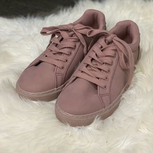 Mauve shoes